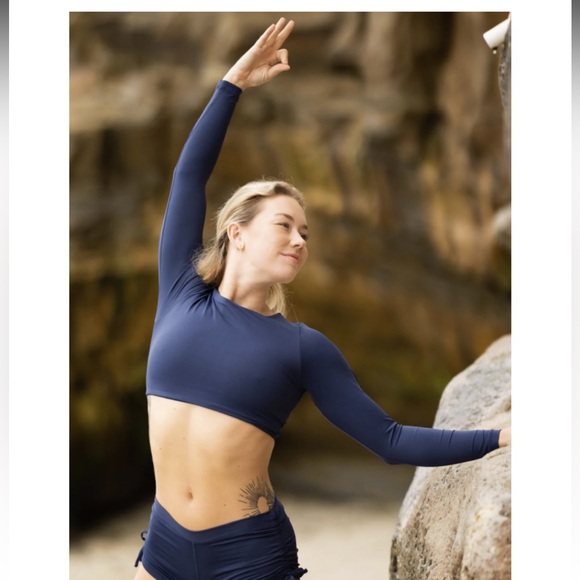 Yimaya Crop In Aegean🌊 Back Lace-Up Crop Top - Picture 2 of 6